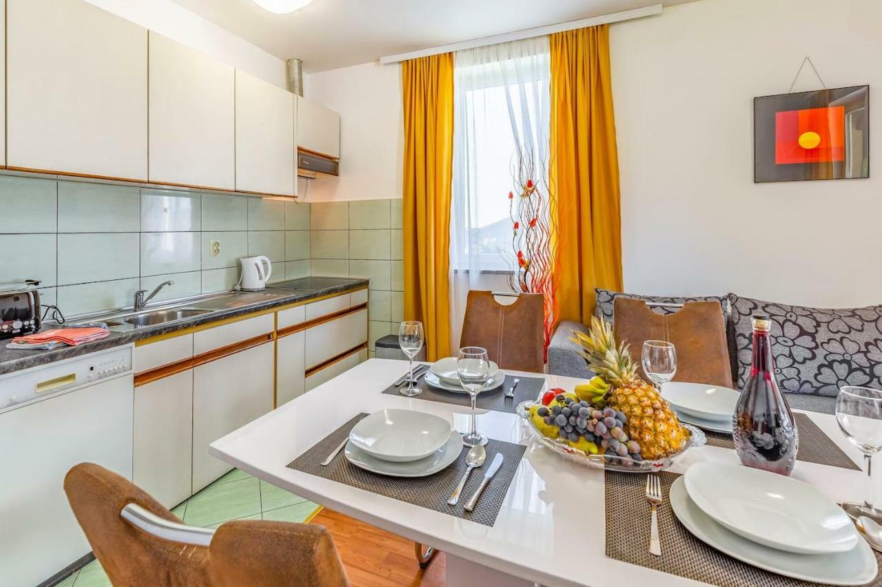All Seasons Apartment Pula Exterior foto