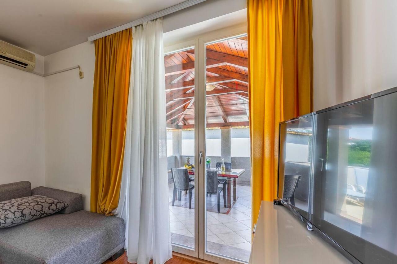 All Seasons Apartment Pula Exterior foto